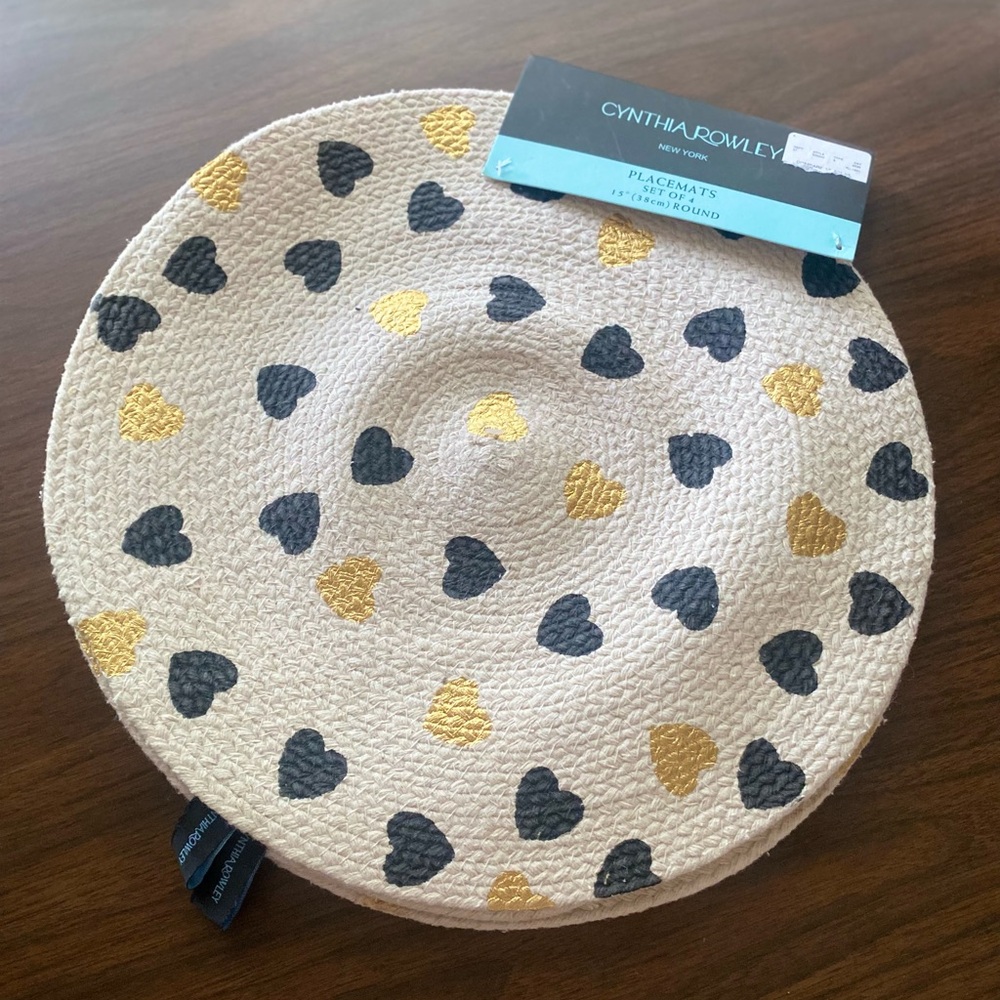 Cynthia Rowley 15” round placemats(set of 4).